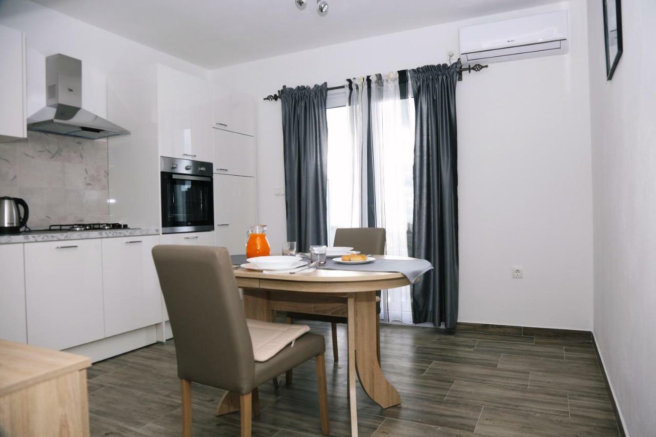 Apartments Tonia Br. 1 Завалатіца Екстер'єр фото