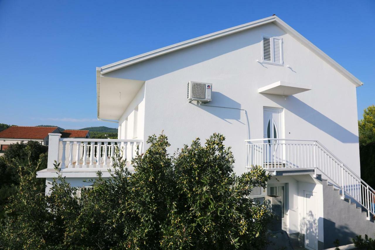 Apartments Tonia Br. 1 Завалатіца Екстер'єр фото